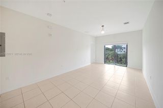 8265 NW 41st St C-202, Doral, FL 33166