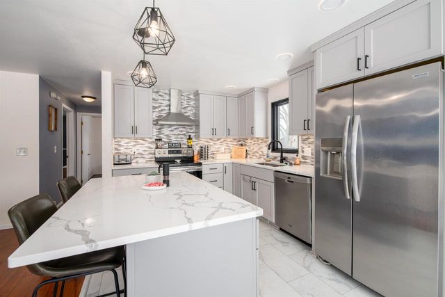 3108 E RAIL ROAD, Appleton, WI 54915