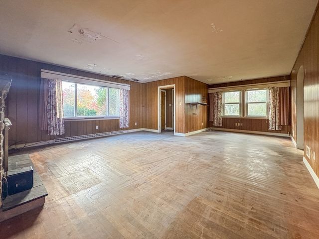 9 Paul Ave, Freetown, MA 02717