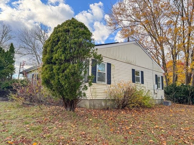 9 Paul Ave, Freetown, MA 02717