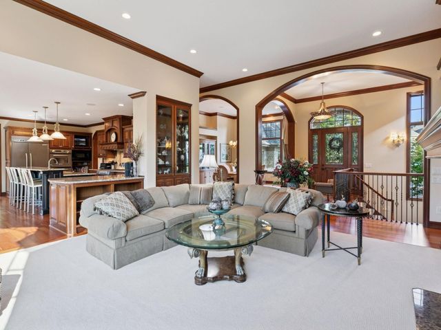 10683 Sonoma Ridge, Eden Prairie, MN 55347