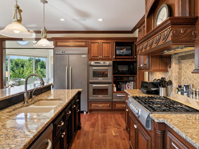 10683 Sonoma Ridge, Eden Prairie, MN 55347