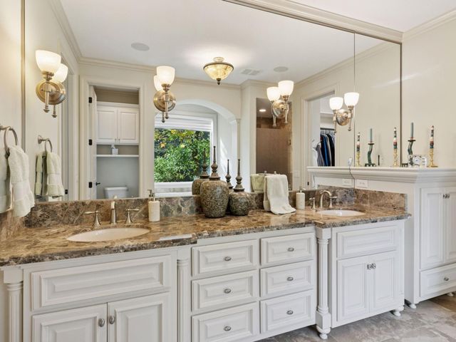 10683 Sonoma Ridge, Eden Prairie, MN 55347