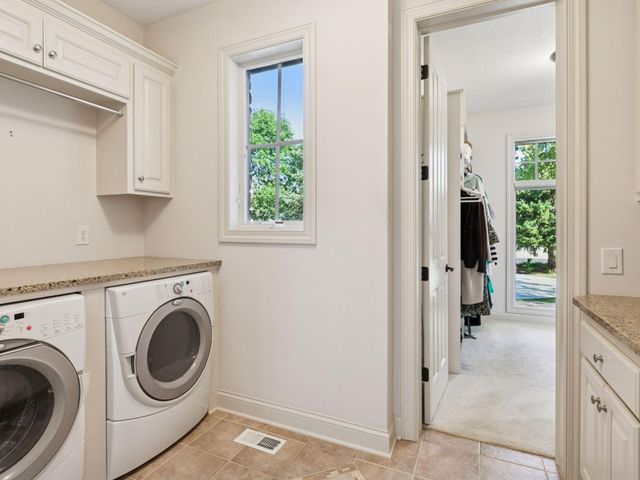 10683 Sonoma Ridge, Eden Prairie, MN 55347