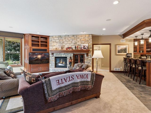 10683 Sonoma Ridge, Eden Prairie, MN 55347