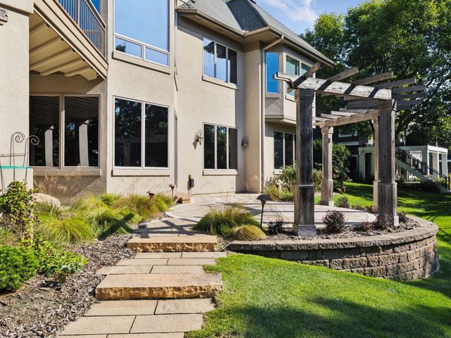 10683 Sonoma Ridge, Eden Prairie, MN 55347