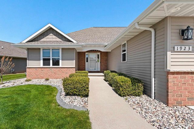 1923 PARIS LANE, De Pere, WI 54115