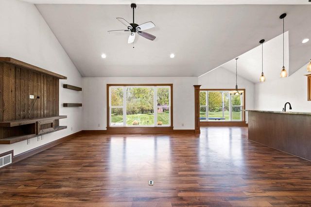 1923 PARIS LANE, De Pere, WI 54115