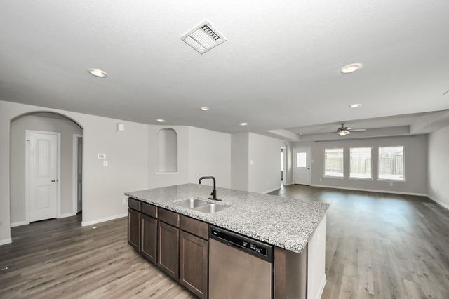 5626 Brooklyn Rose Drive, Rosharon, TX 77583