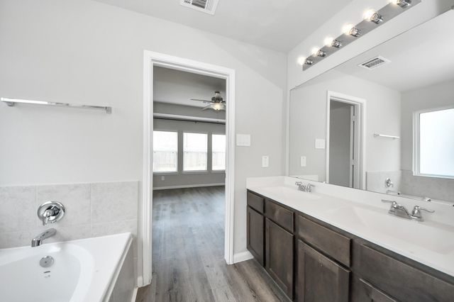 5626 Brooklyn Rose Drive, Rosharon, TX 77583