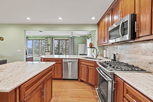 27855 W Main Street, Wauconda, IL 60084