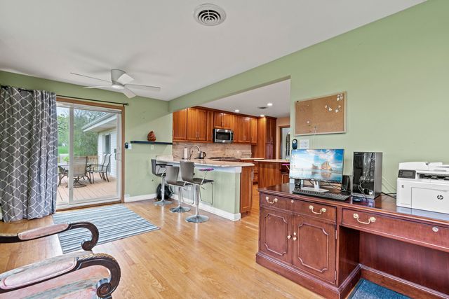 27855 W Main Street, Wauconda, IL 60084
