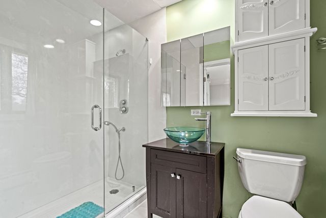 27855 W Main Street, Wauconda, IL 60084