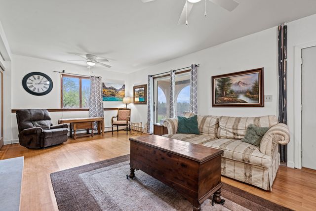 27855 W Main Street, Wauconda, IL 60084