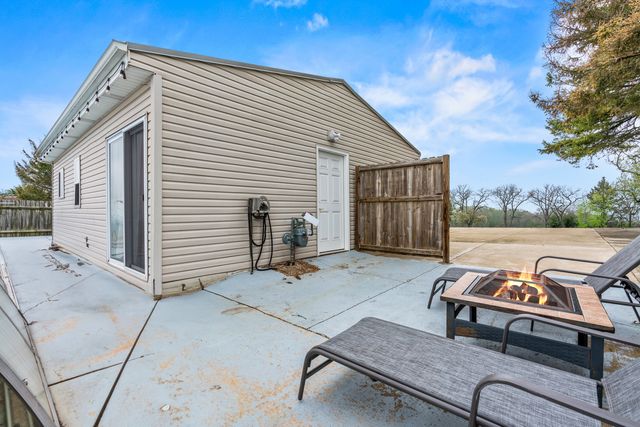 27855 W Main Street, Wauconda, IL 60084
