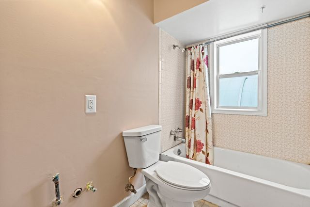 27855 W Main Street, Wauconda, IL 60084