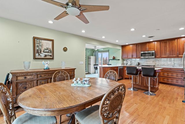27855 W Main Street, Wauconda, IL 60084