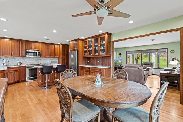 27855 W Main Street, Wauconda, IL 60084