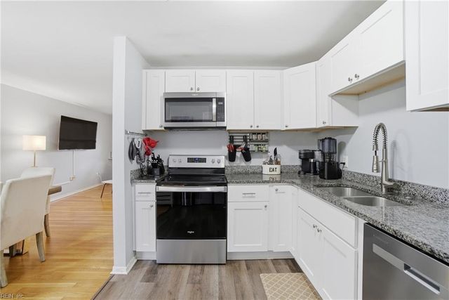 4 Tillerson DR, Newport News, VA 23602