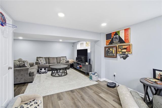 4 Tillerson DR, Newport News, VA 23602