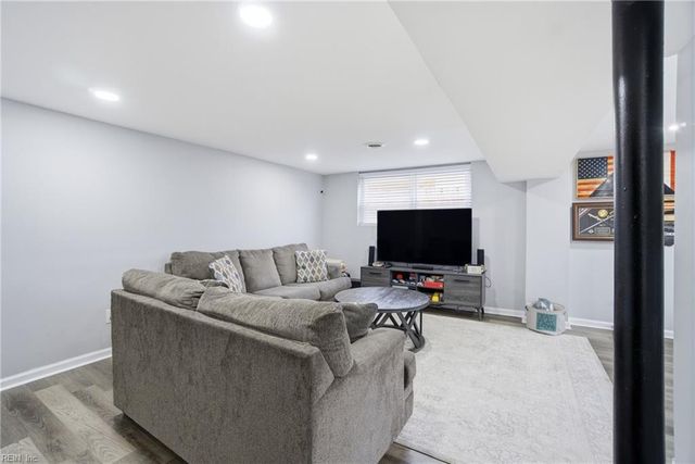 4 Tillerson DR, Newport News, VA 23602