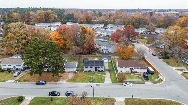 4 Tillerson DR, Newport News, VA 23602