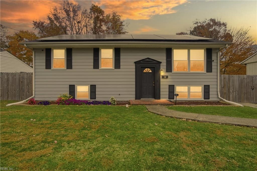 4 Tillerson DR, Newport News, VA 23602