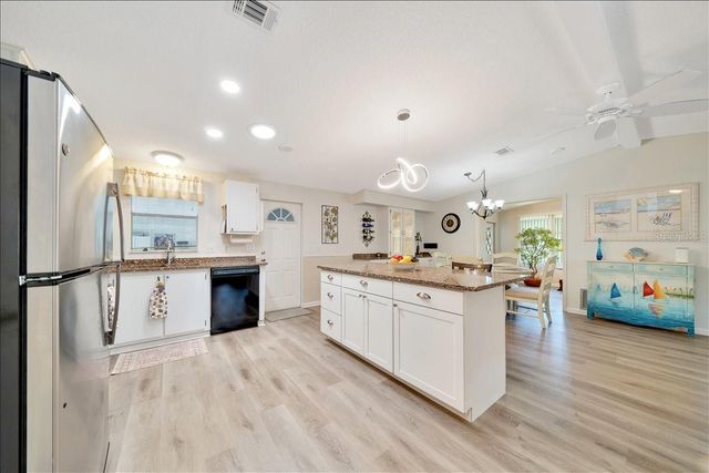 926 SAINT ANDREWS BOULEVARD, Lady Lake, FL 32159