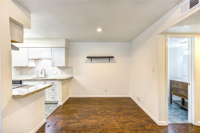 2120 Wilcrest Drive 226, Houston, TX 77042