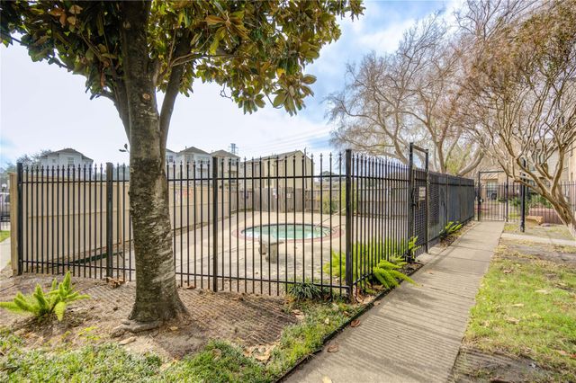 2120 Wilcrest Drive 226, Houston, TX 77042