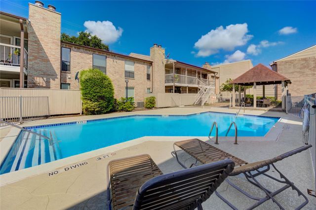 2120 Wilcrest Drive 226, Houston, TX 77042