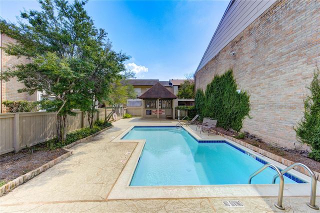 2120 Wilcrest Drive 226, Houston, TX 77042