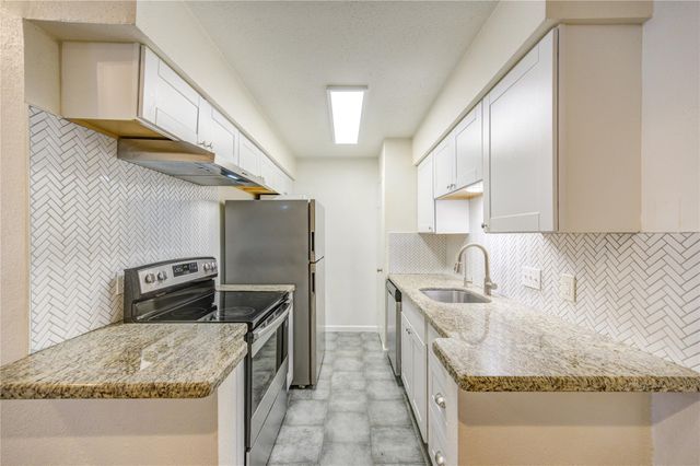 2120 Wilcrest Drive 226, Houston, TX 77042