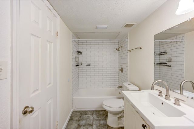 2120 Wilcrest Drive 226, Houston, TX 77042