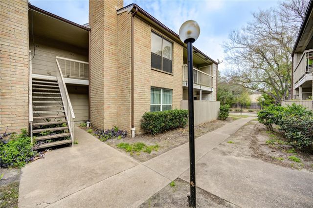 2120 Wilcrest Drive 226, Houston, TX 77042