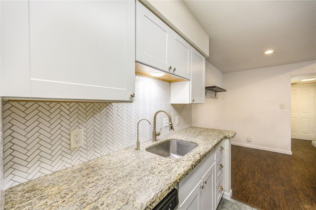 2120 Wilcrest Drive 226, Houston, TX 77042