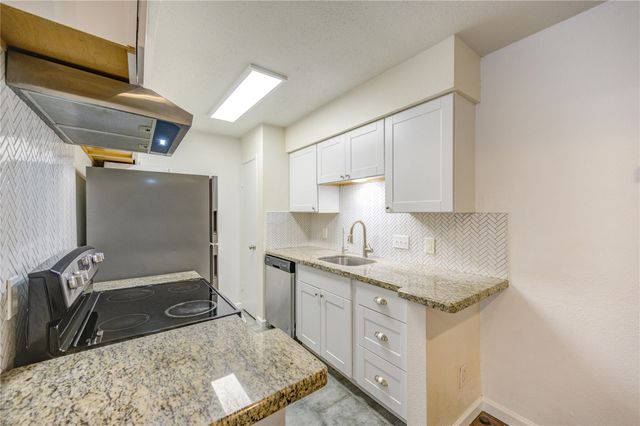 2120 Wilcrest Drive 226, Houston, TX 77042