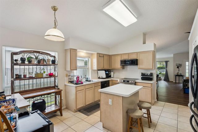 266 HANGING MOSS CIRCLE, Lake Mary, FL 32746