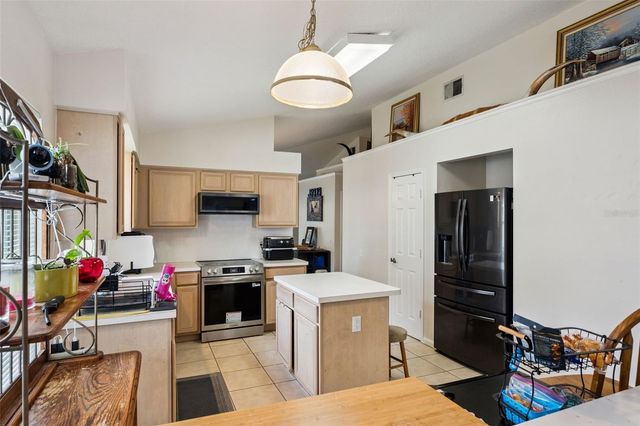 266 HANGING MOSS CIRCLE, Lake Mary, FL 32746