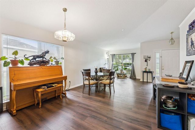 266 HANGING MOSS CIRCLE, Lake Mary, FL 32746