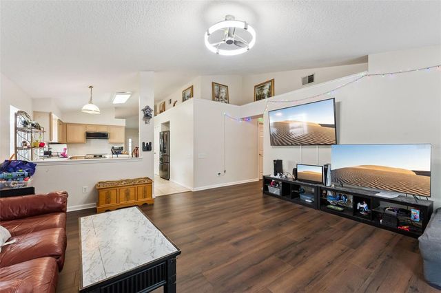 266 HANGING MOSS CIRCLE, Lake Mary, FL 32746