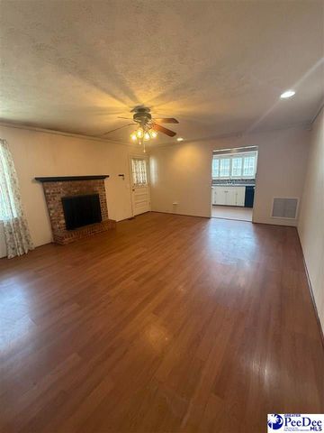 607 S 11th St, Hartsville, SC 29550