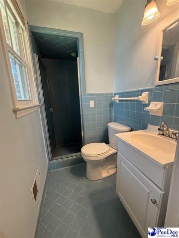 607 S 11th St, Hartsville, SC 29550