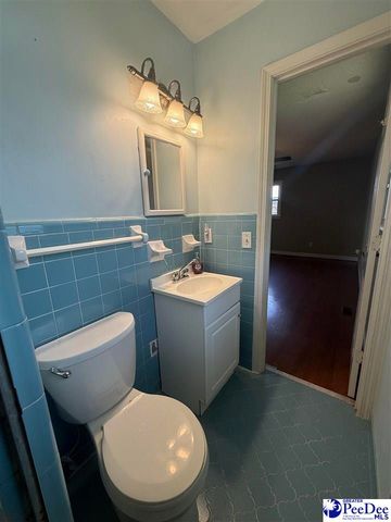 607 S 11th St, Hartsville, SC 29550