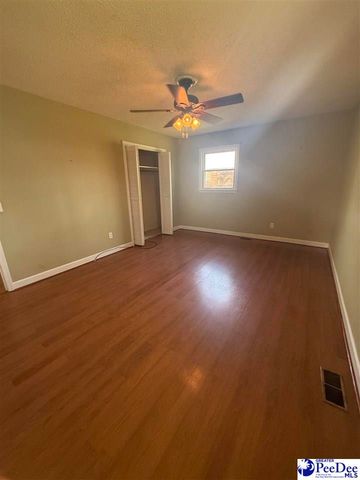 607 S 11th St, Hartsville, SC 29550