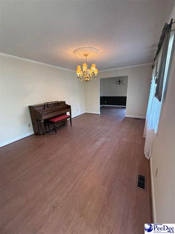 607 S 11th St, Hartsville, SC 29550