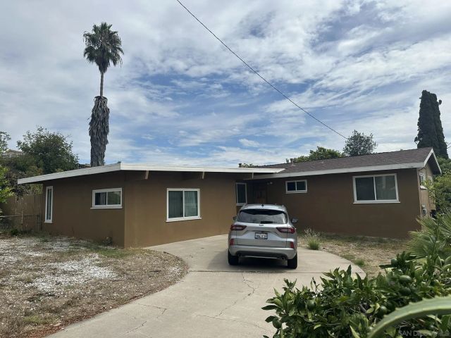 5863 Roswell St, San Diego, CA 92114