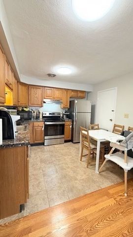 1105 Lexington Street 8-4, Waltham, MA 02452