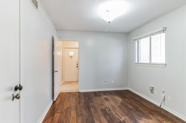1704 San Antonio ST, Austin, TX 78701