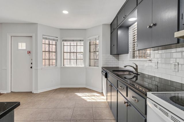 1704 San Antonio ST, Austin, TX 78701